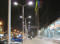 освещение площади консольными светильниками