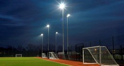 прожекторы для футбольного поля